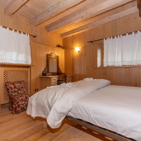 Serrai アパート *